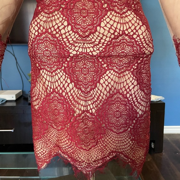 Lace illusion nude dress long sleeve perfect for cocktail or night out - Picture 2 of 8
